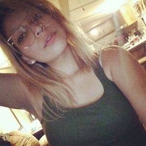 Meet your Posher, Elisha